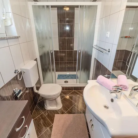 Hudic 1 By Interhome Apartmán Vir