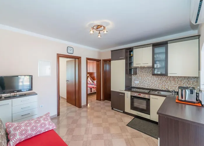 Hudic 1 By Interhome Apartmán Vir