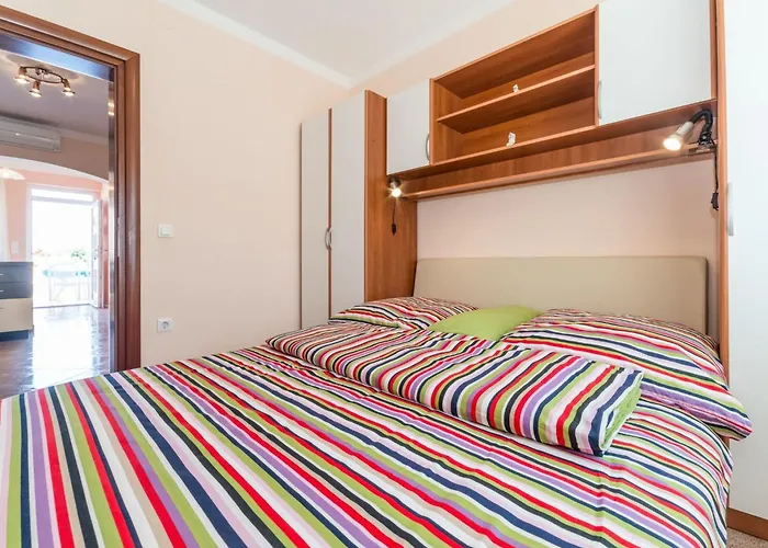 Hudic 1 By Interhome Apartmán