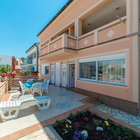 Hudic 1 By Interhome Vir