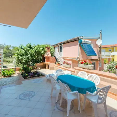 Hudic 1 By Interhome *