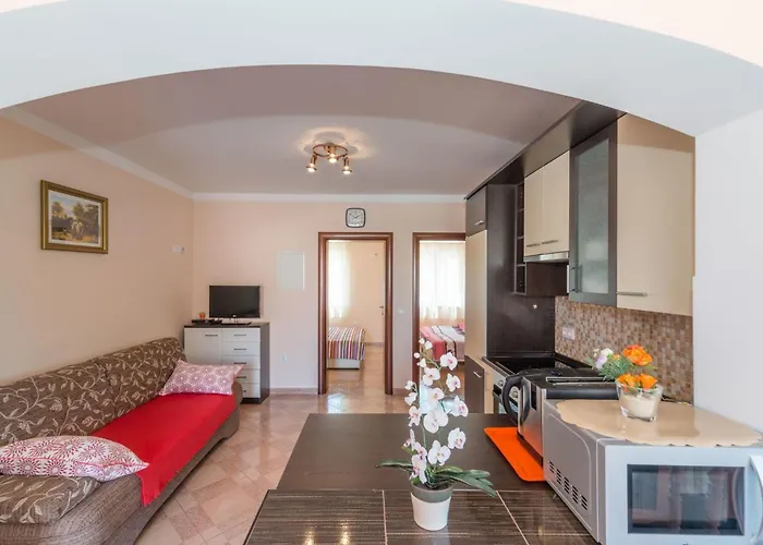 Hudic 1 By Interhome *